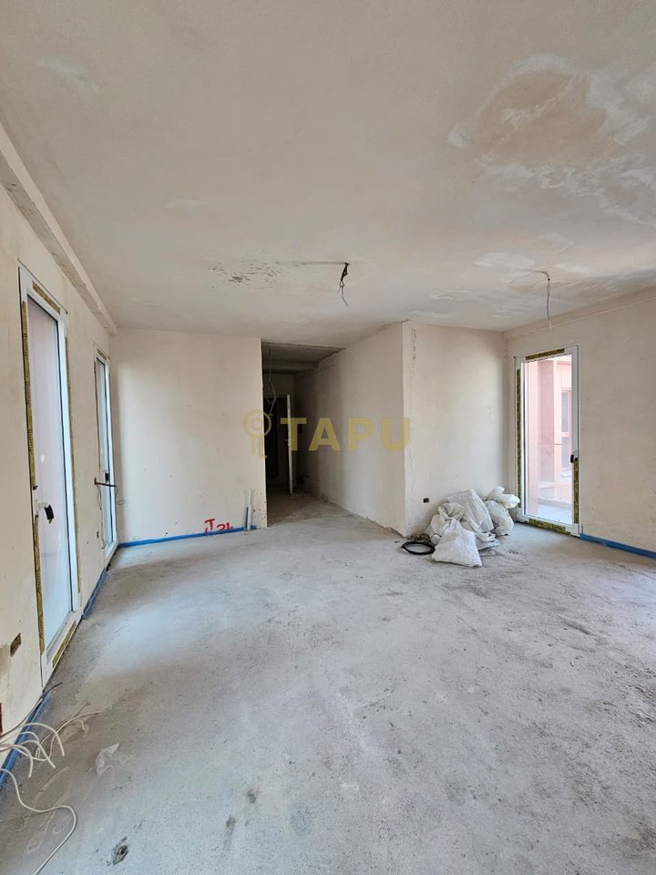🏡 Apartament 3+1+2 në shitje – Bllok