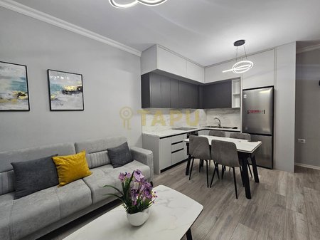 Jepet me qira apartament 2+1+2 + post parkimi | Univers City