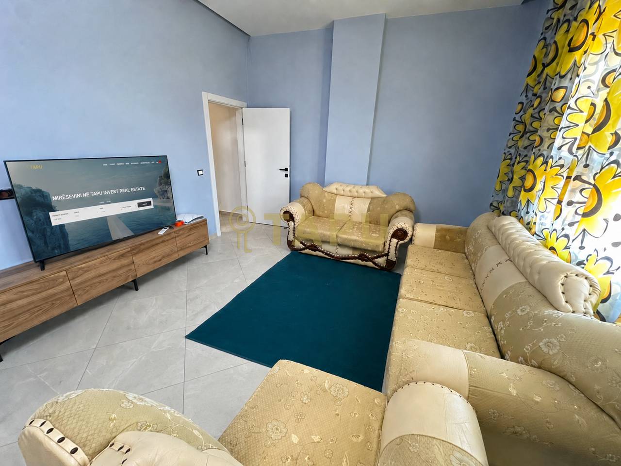 🏡 Apartament 1+1 me qira + Post Parkimi – Kombinat