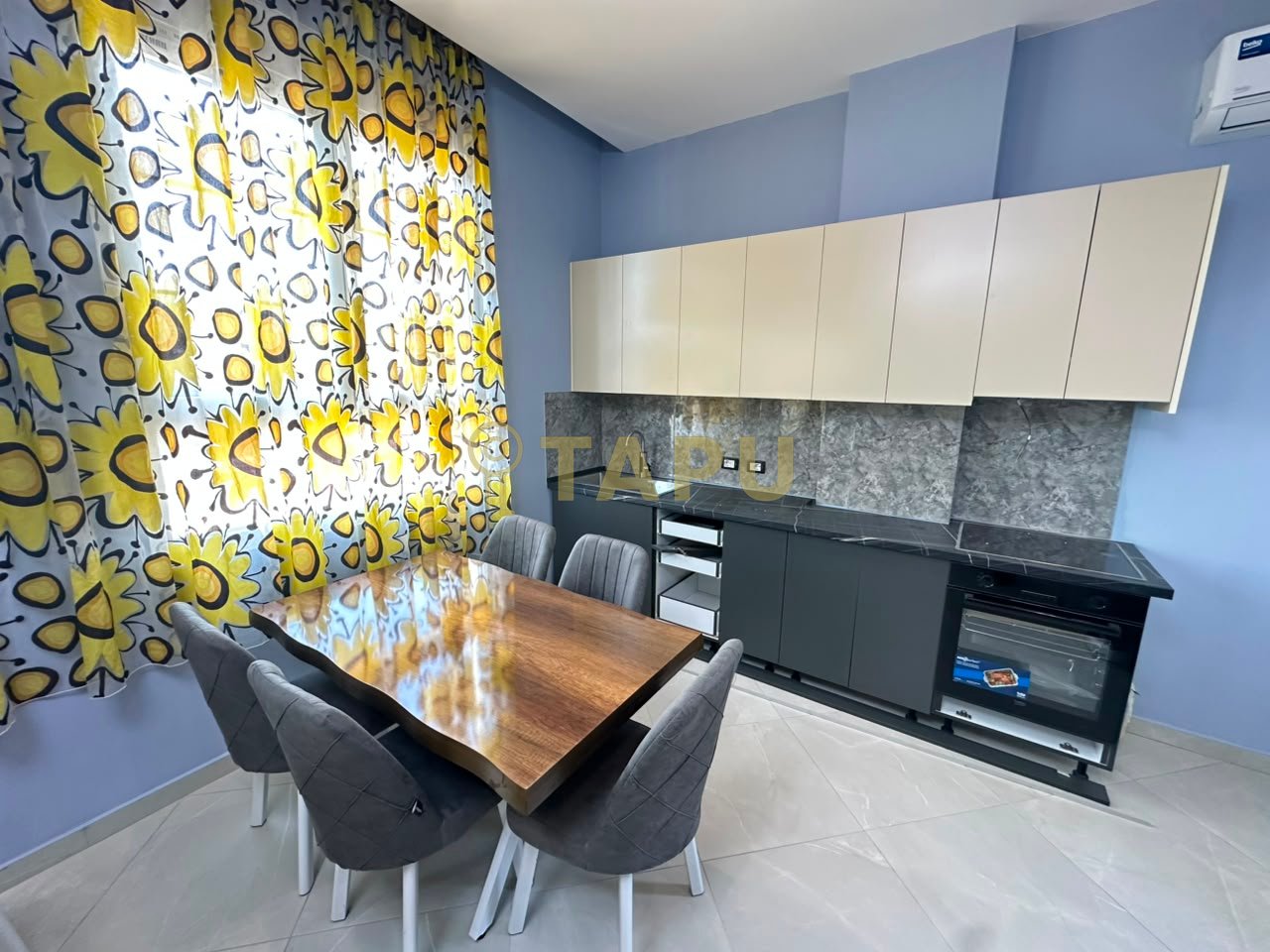 🏡 Apartament 1+1 me qira + Post Parkimi – Kombinat