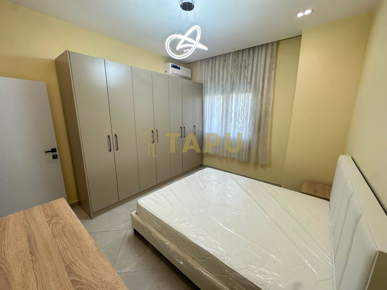 🏡 Apartament 1+1 me qira + Post Parkimi – Kombinat