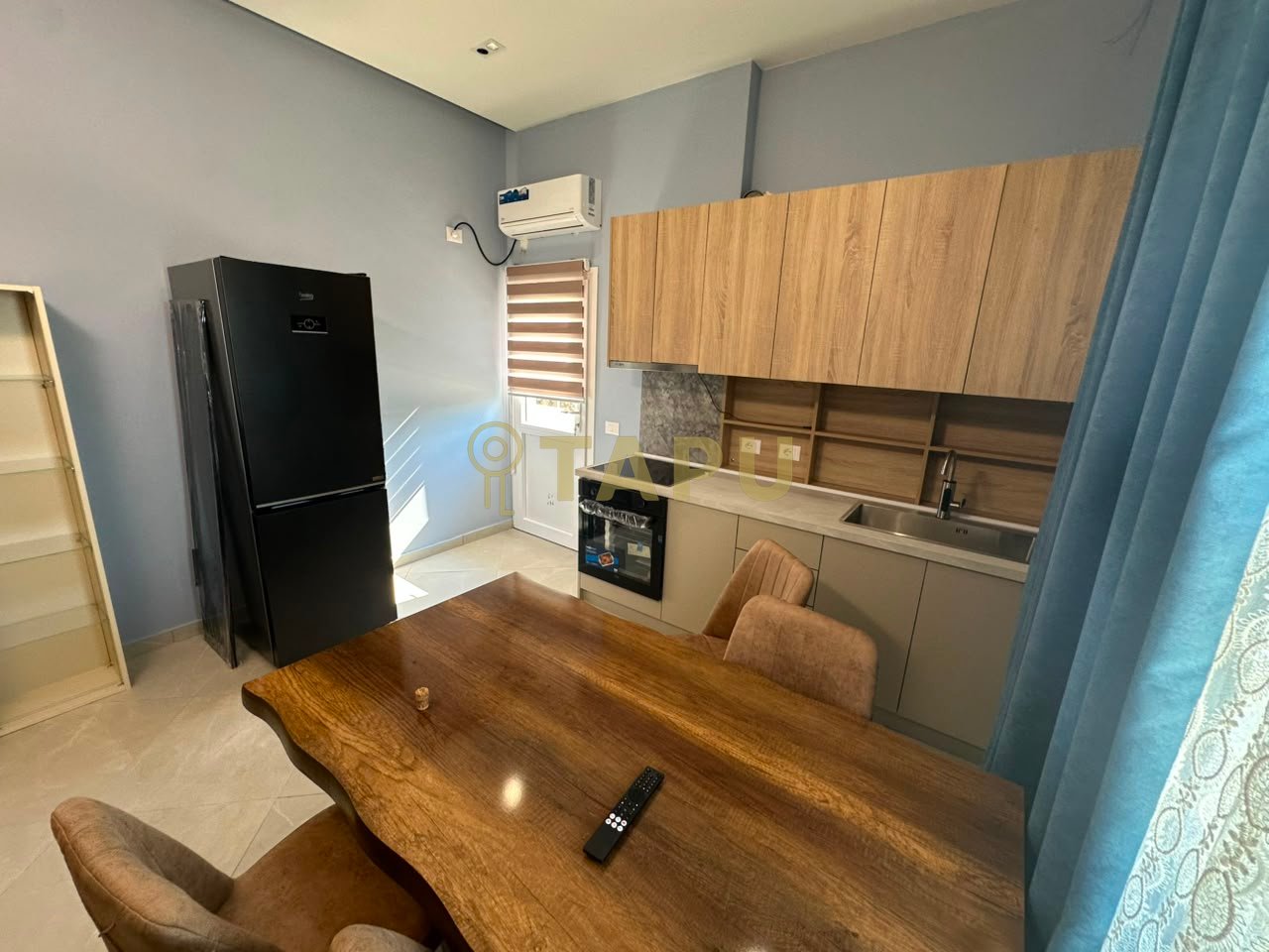 🏡 Apartament 1+1 me qira + Post Parkimi – Kombinat