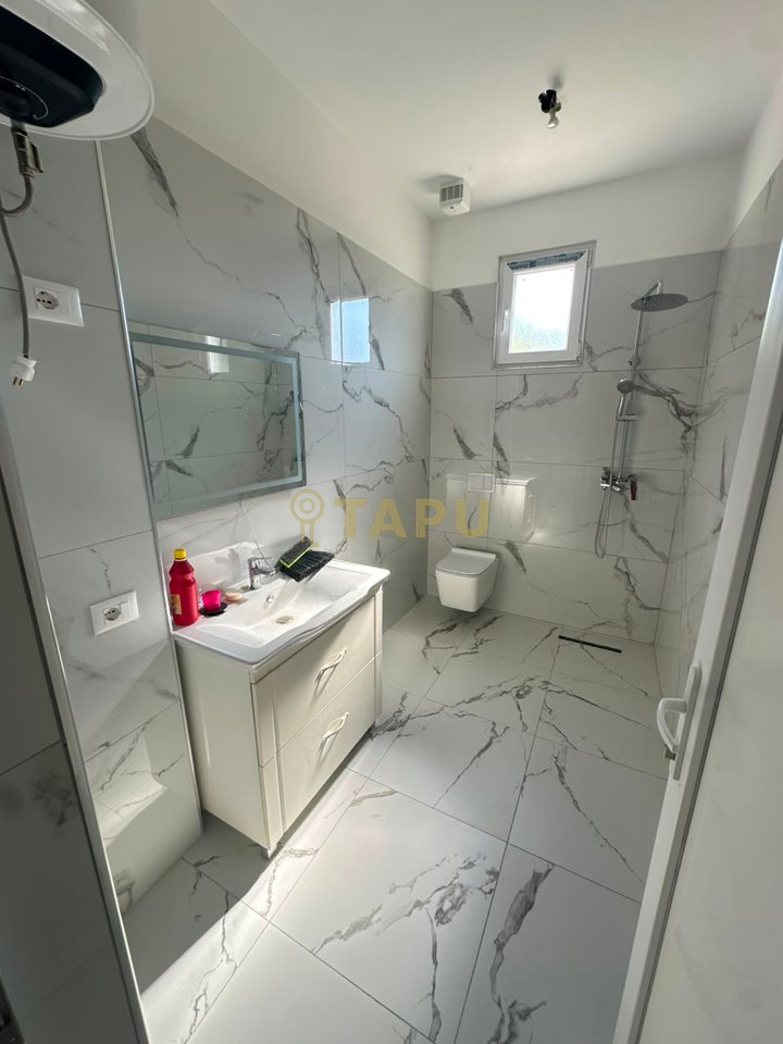🏡 Apartament 1+1 me qira + Post Parkimi – Kombinat