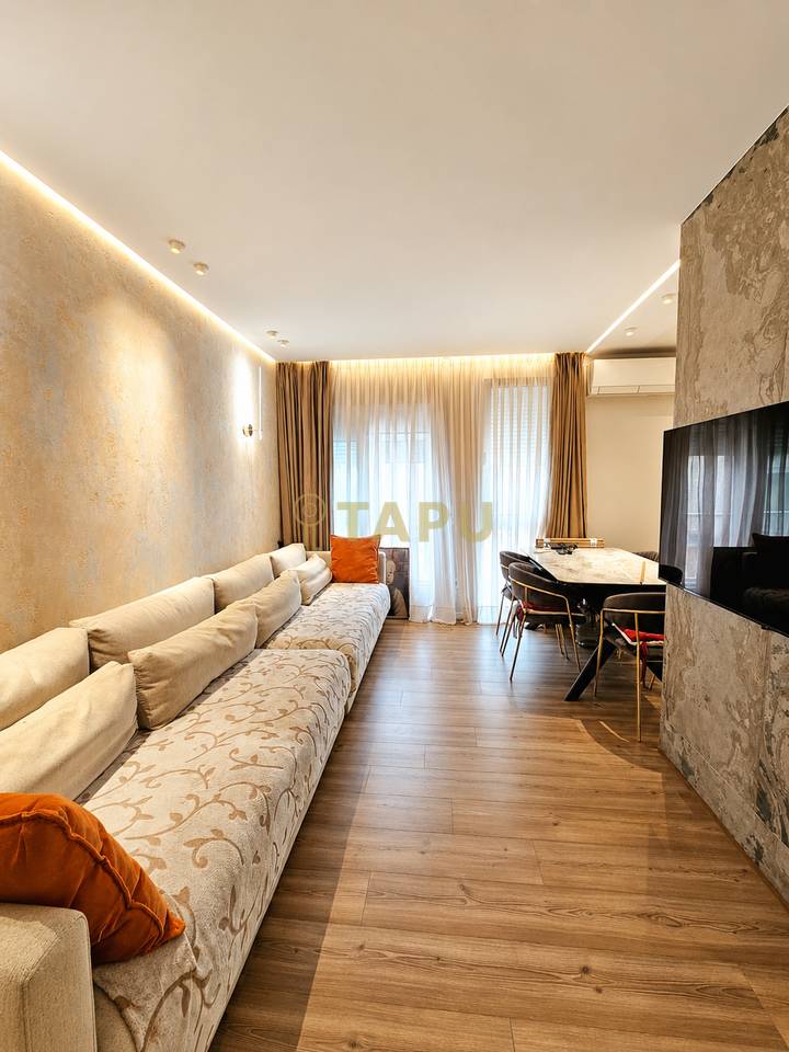 🏡 Appartamento 2+1+2 in affitto – Pazari i Ri, Tirana