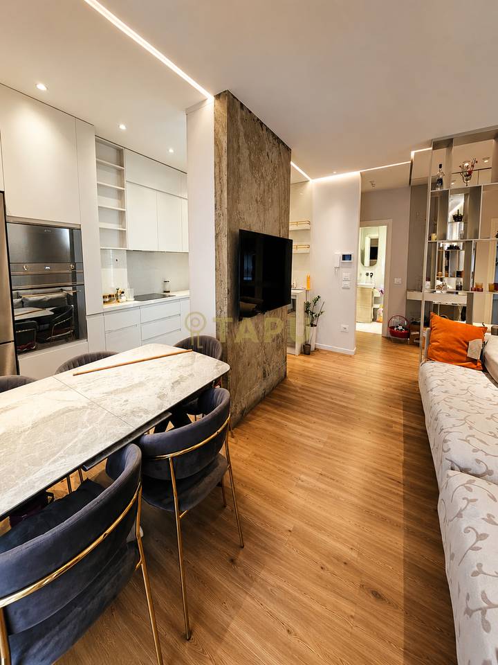 🏡 Appartamento 2+1+2 in affitto – Pazari i Ri, Tirana