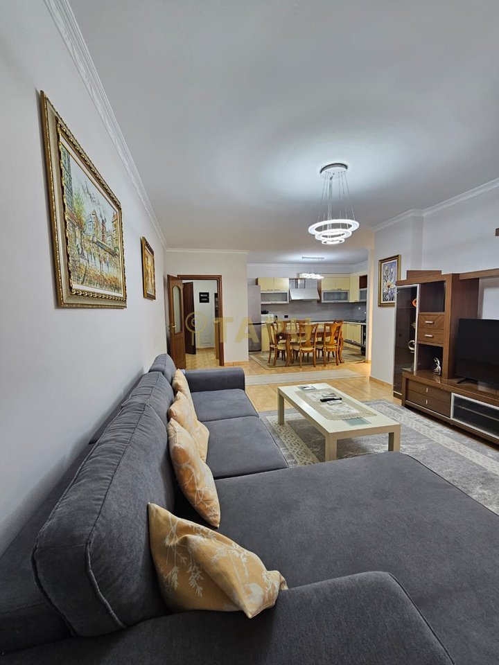 🏡 Appartamento 2+1+2 in affitto – 21 Dhjetori, vicino al Supermarket Joena