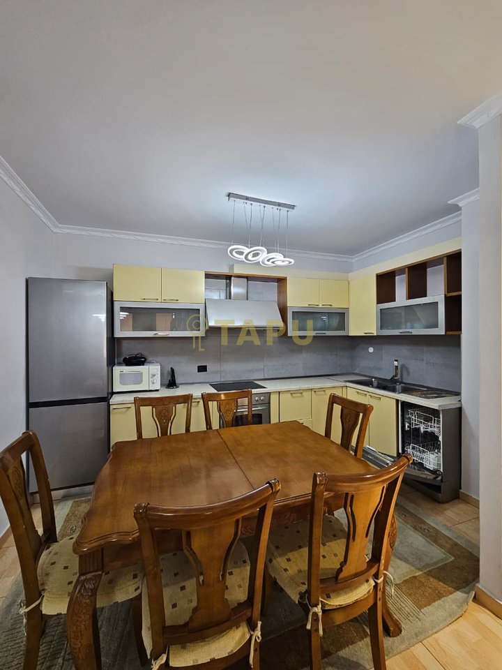 🏡 Appartamento 2+1+2 in affitto – 21 Dhjetori, vicino al Supermarket Joena