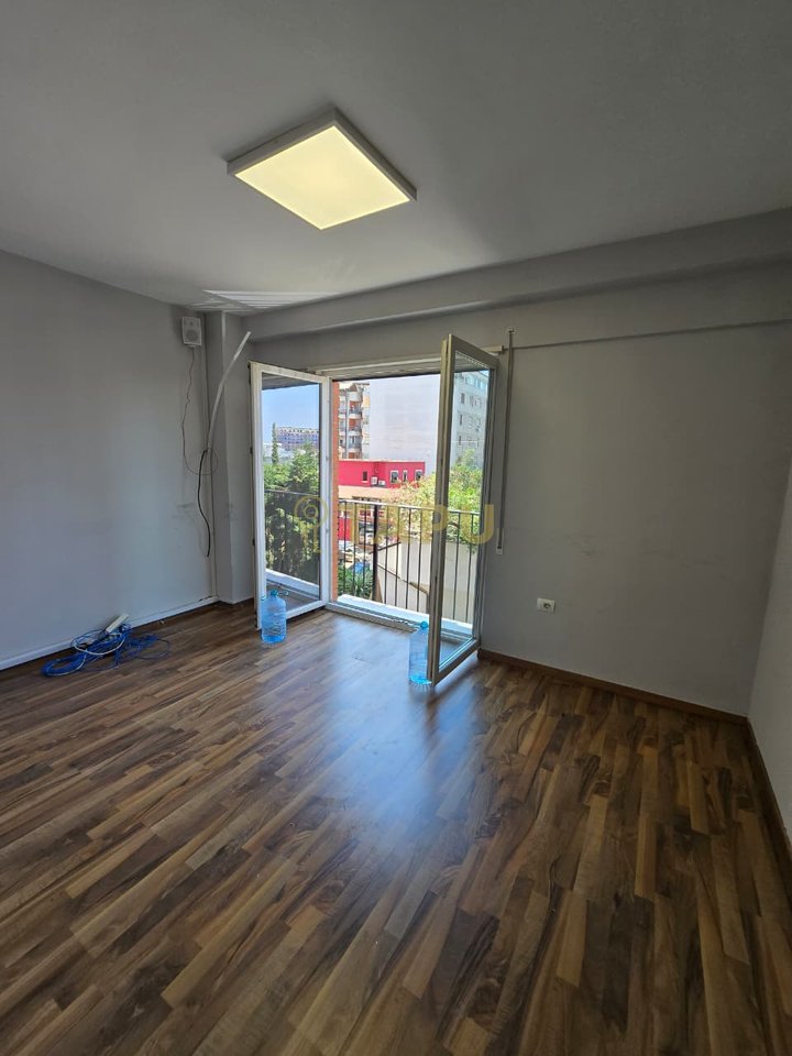🏢 AMBIENTE PREMIUM PER UFFICIO / CLINICA – FROSINA PLAKU