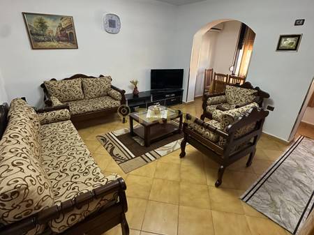 🏡 Apartament 2+1 me Qira – Pazari i Ri 💰 60,000 Lekë / Muaj