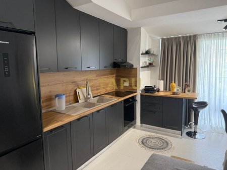 Shitet apartament 1+1+Ballkon Fresk Prane Restorant 2 Luanet !