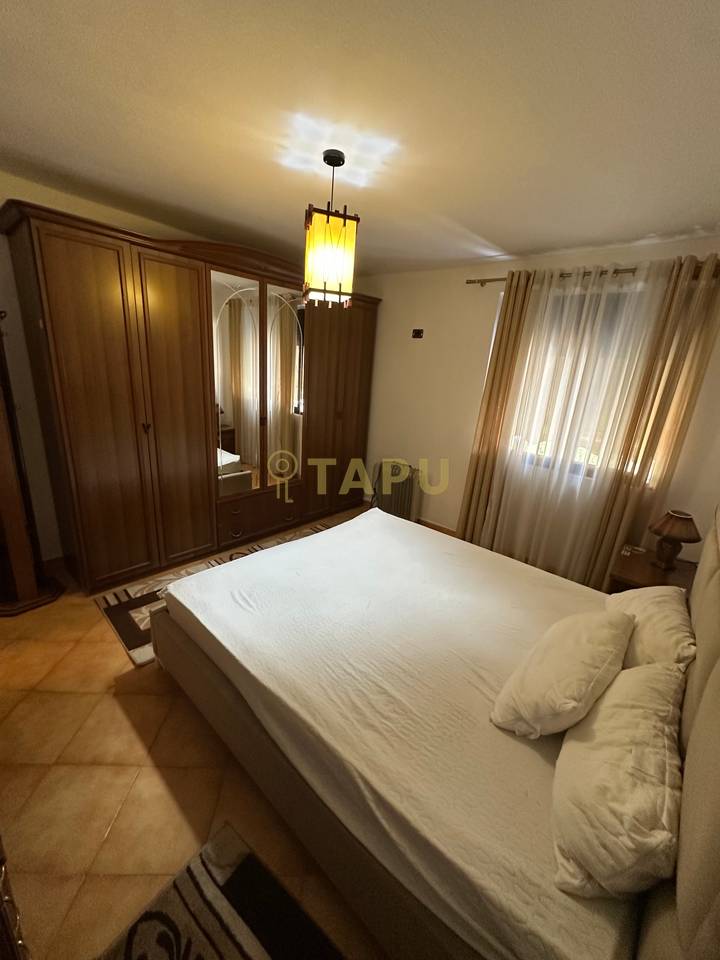 🏡 Apartament 2+1 me Qira – Pazari i Ri 💰 60,000 Lekë / Muaj