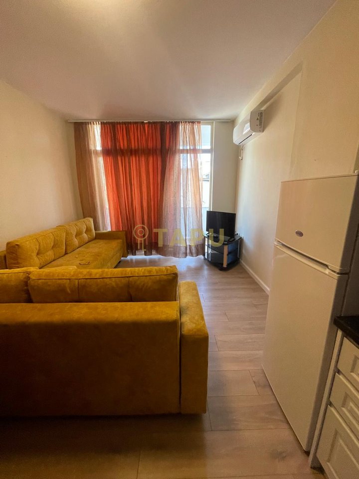 Jepet apartament 1+1 me qera Pazari i Ri !