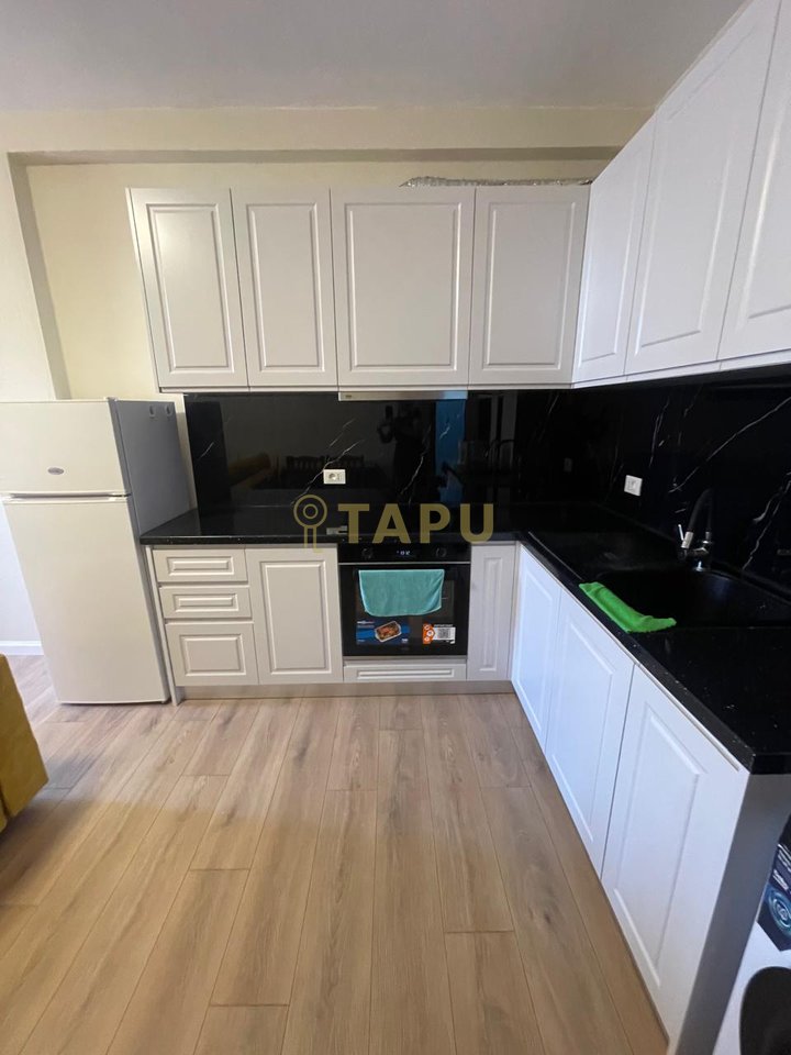 Jepet apartament 1+1 me qera Pazari i Ri !