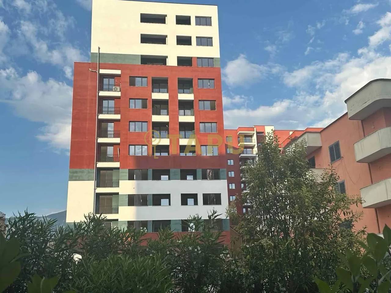 🏡 Vendesi in vendita 2+1+2 – Xhamllik, Complesso “Mirabella”