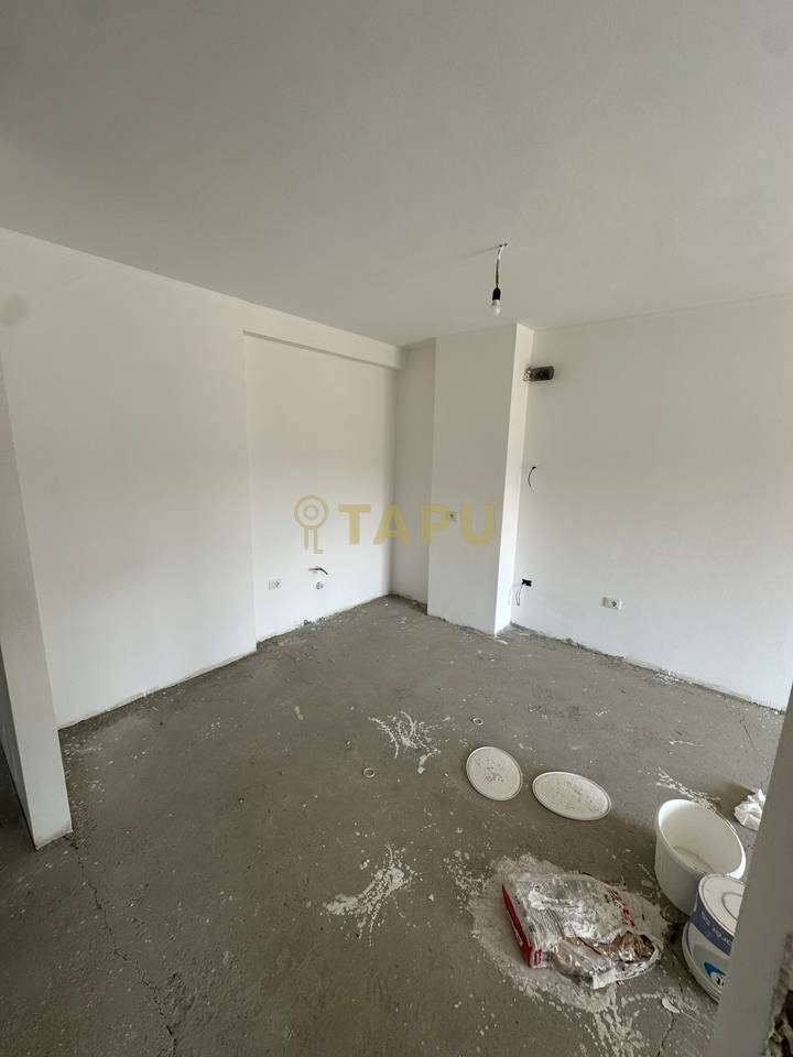 🏡 Vendesi in vendita 2+1+2 – Xhamllik, Complesso “Mirabella”
