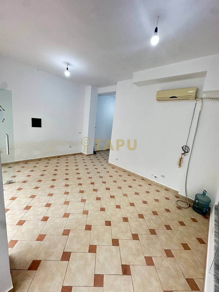🏬 Shitet Dyqan – Fresk, Tiranë