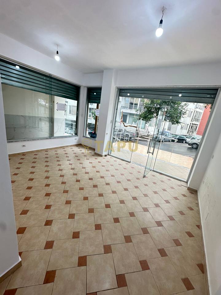 🏬 Shitet Dyqan – Fresk, Tiranë