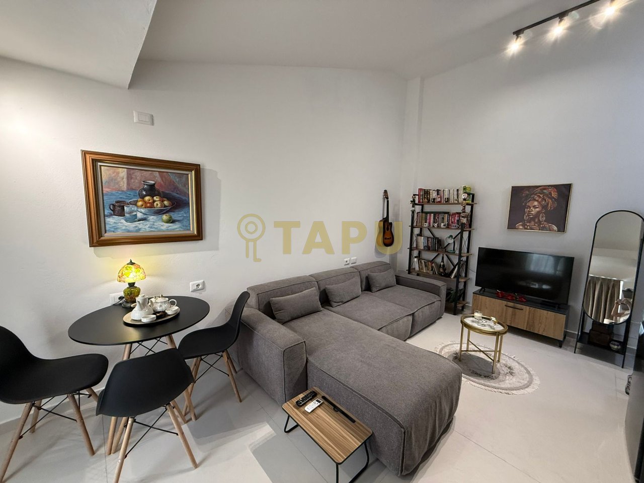 Shitet apartament 1+1+Ballkon Fresk Prane Restorant 2 Luanet !