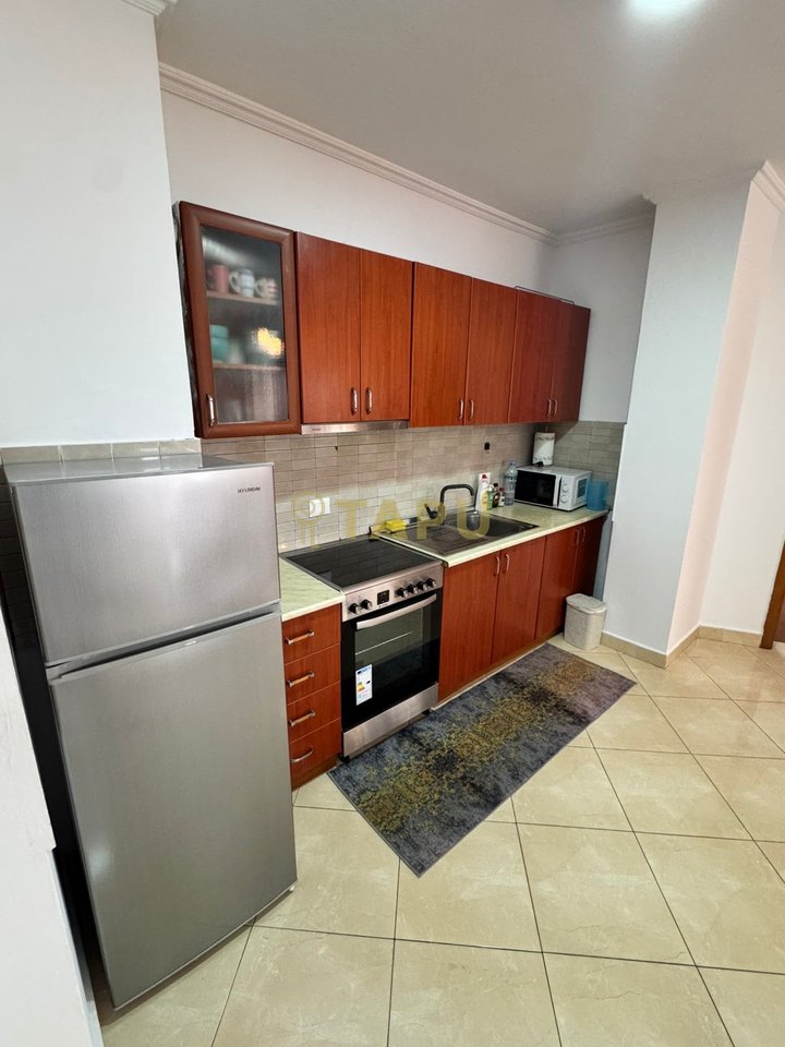 🏡 2+1 Apartment for Rent – Barricades Street
💰 65,000 Lek / Month