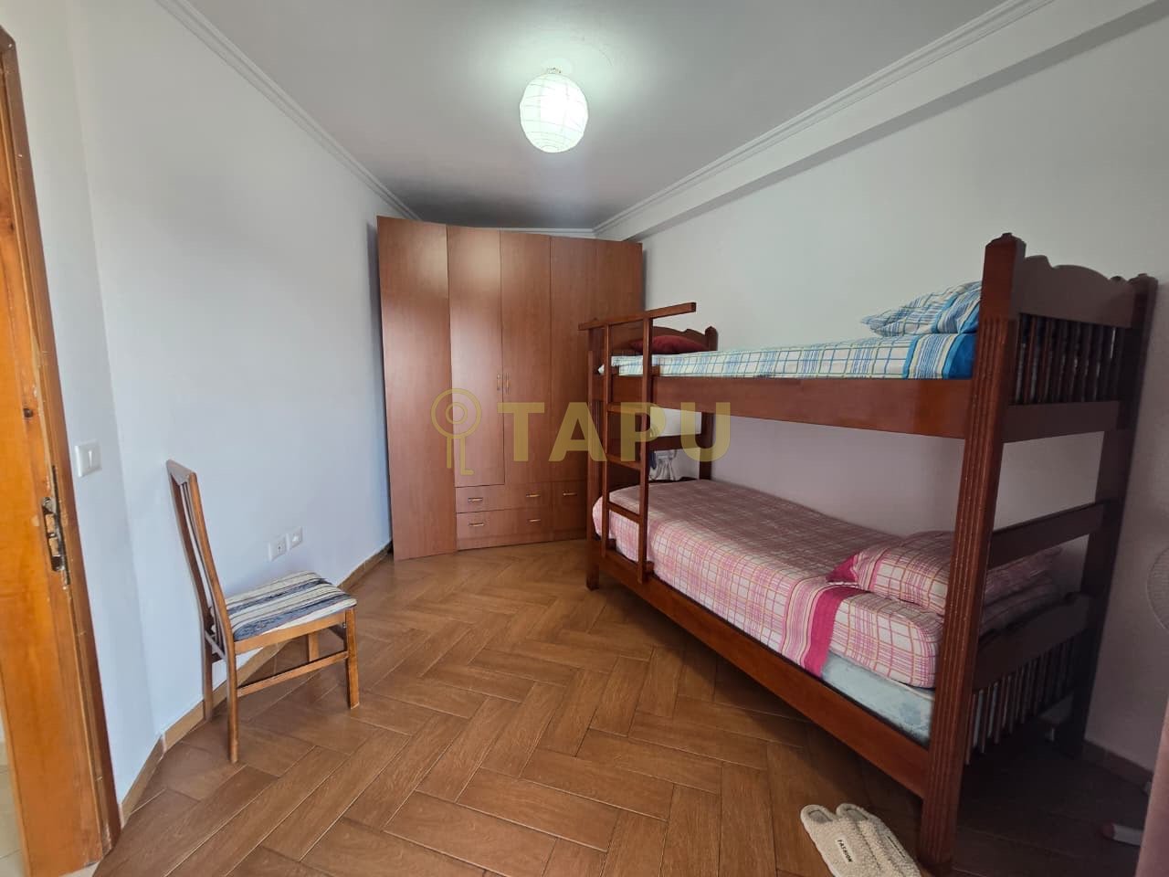 🏡 2+1 Apartment for Rent – Barricades Street
💰 65,000 Lek / Month