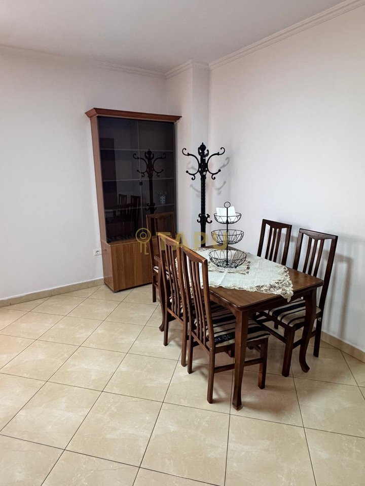 🏡 2+1 Apartment for Rent – Barricades Street
💰 65,000 Lek / Month