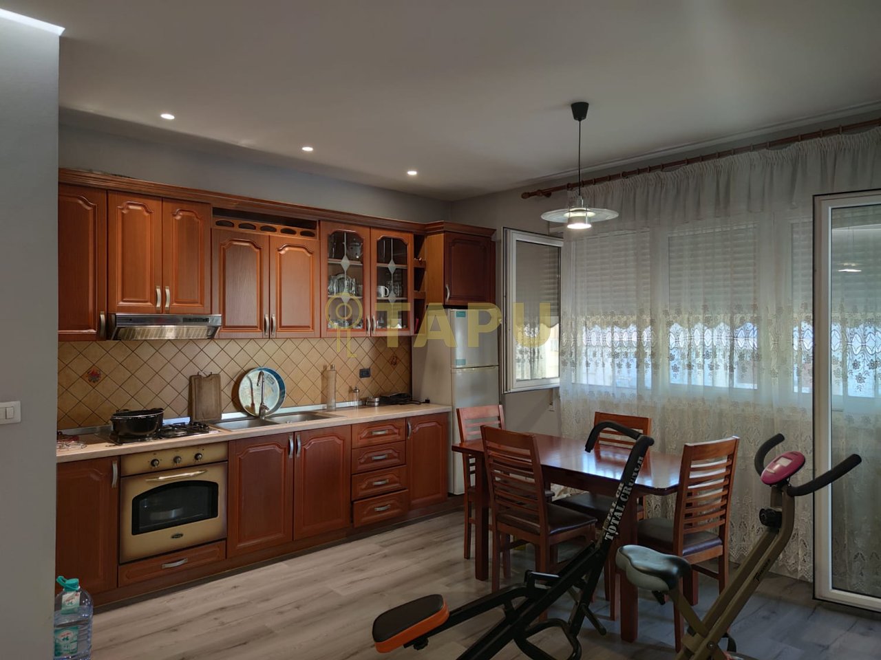 JEPET ME QIRA APARTAMENT 1+1 – QENDRA KRISTAL-KOMUNA E PARISIT.