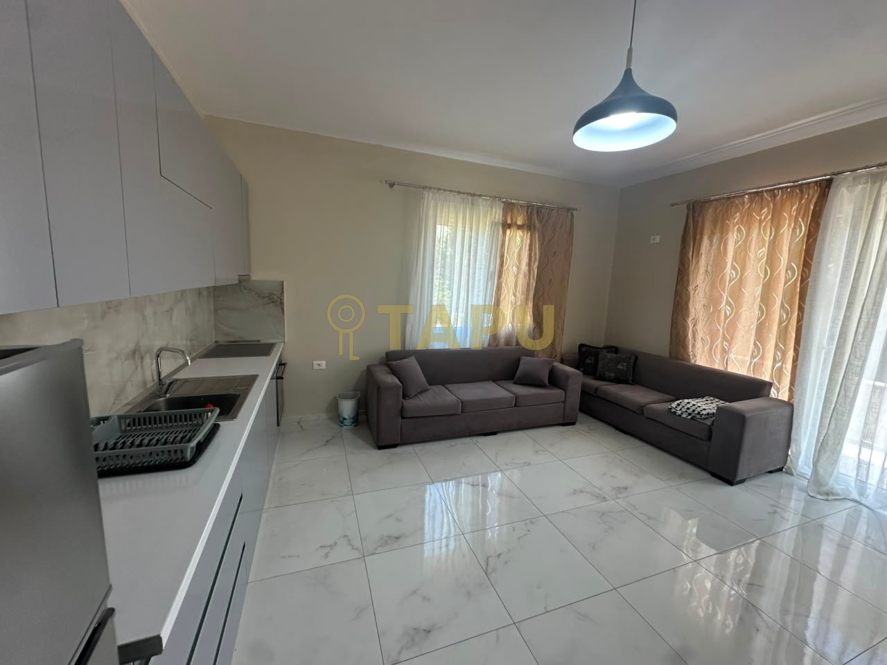 Affittasi appartamento 3+1 per studenti – Vicino all'Hotel Arbëria