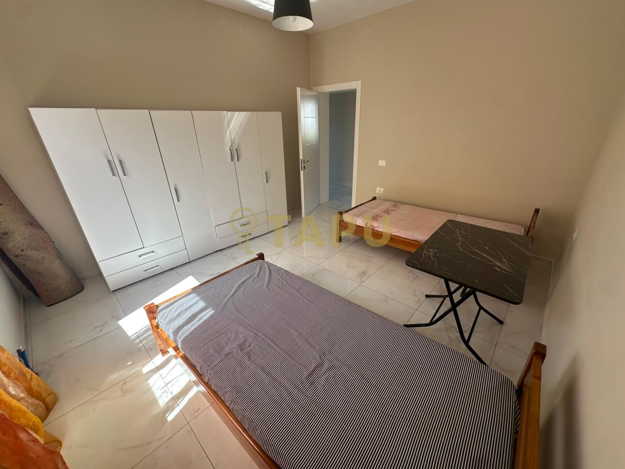 Affittasi appartamento 3+1 per studenti – Vicino all'Hotel Arbëria