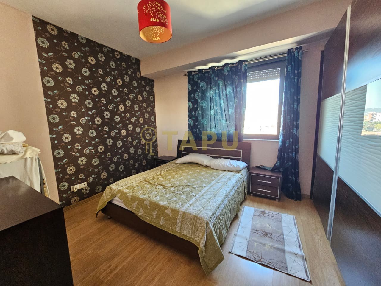 Jepet me qira apartament 2+1 tek Vila Gold, Selvi