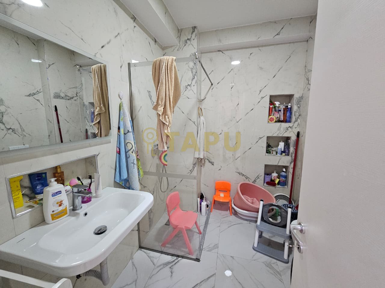 Appartamento 1+1 in vendita ad Ali Demi vicino a Residences Mangalem!