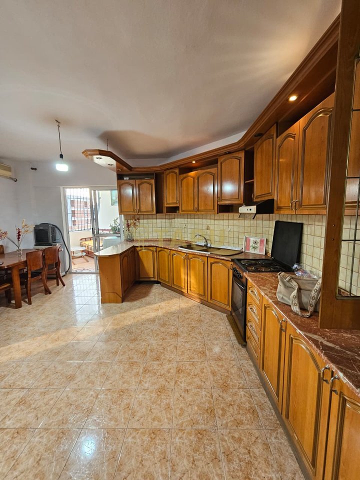 Apartment 2+1 for rent – Hawaii Palace, Laprakë