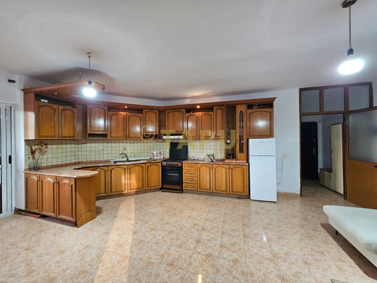 Apartment 2+1 for rent – Hawaii Palace, Laprakë