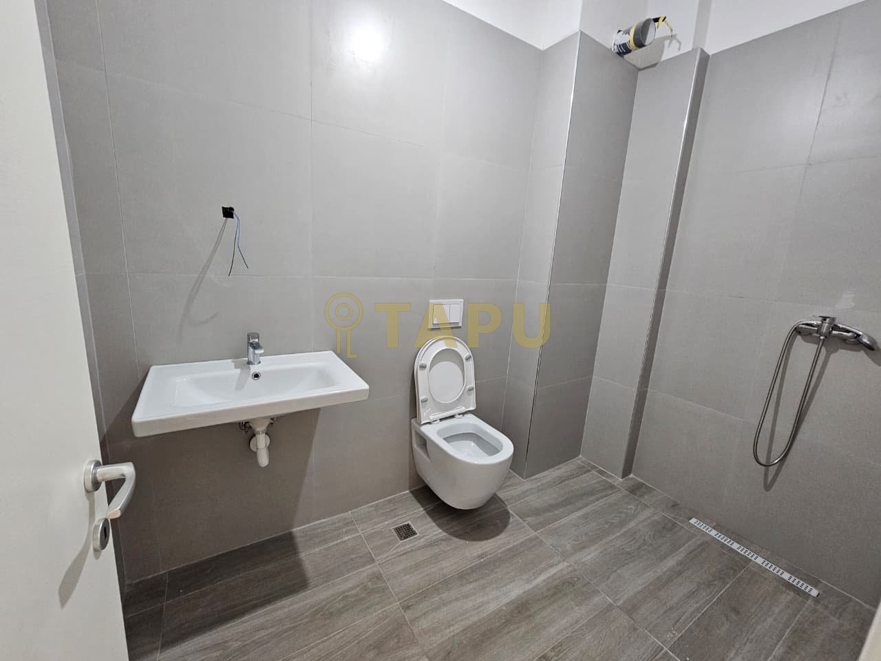 Apartament 2+1+2 me qira për zyrë – Rezidenca Trio Tower, Don Bosko