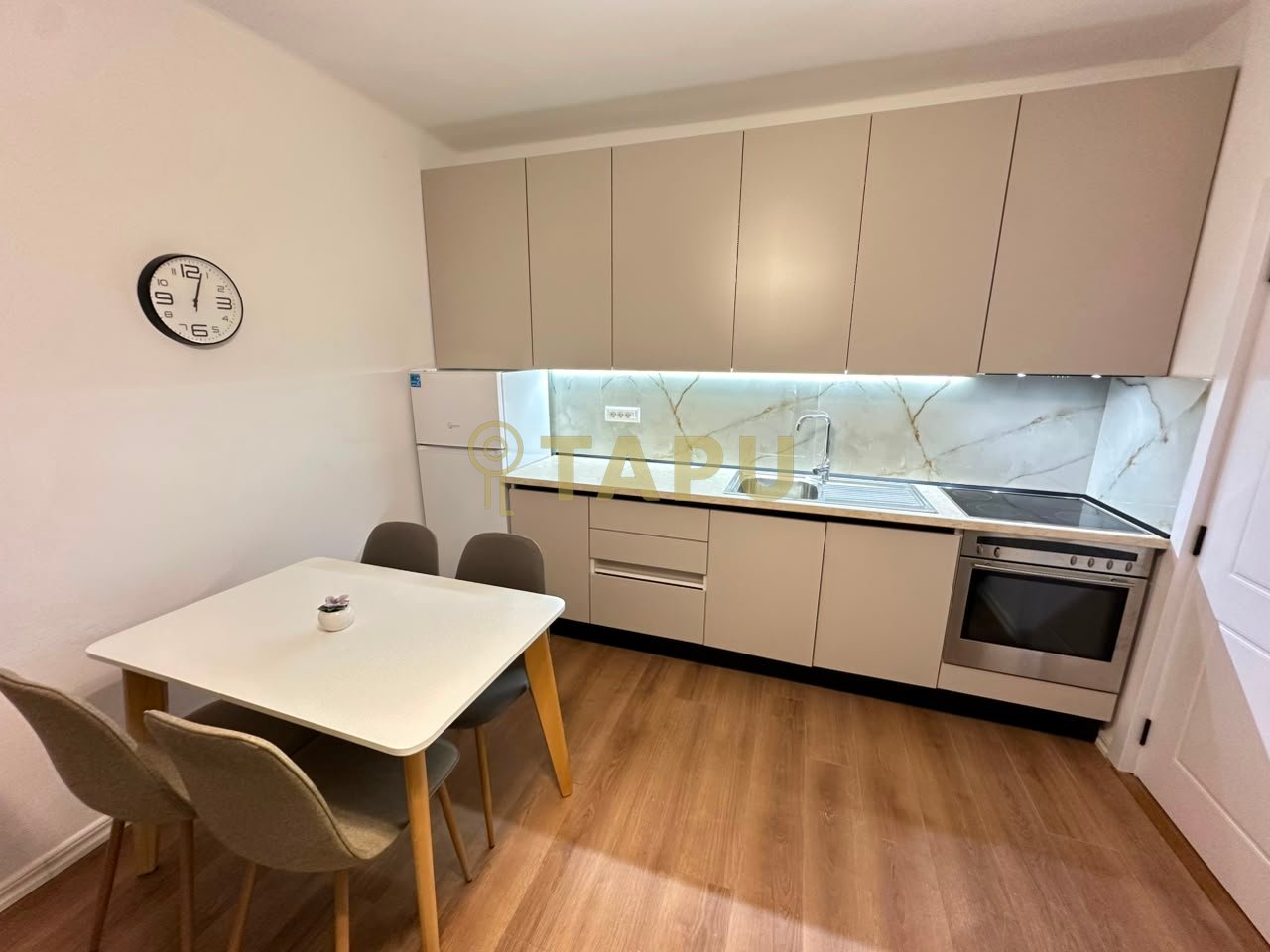 Apartment 1+1 for rent – Wilson Square, Bllok