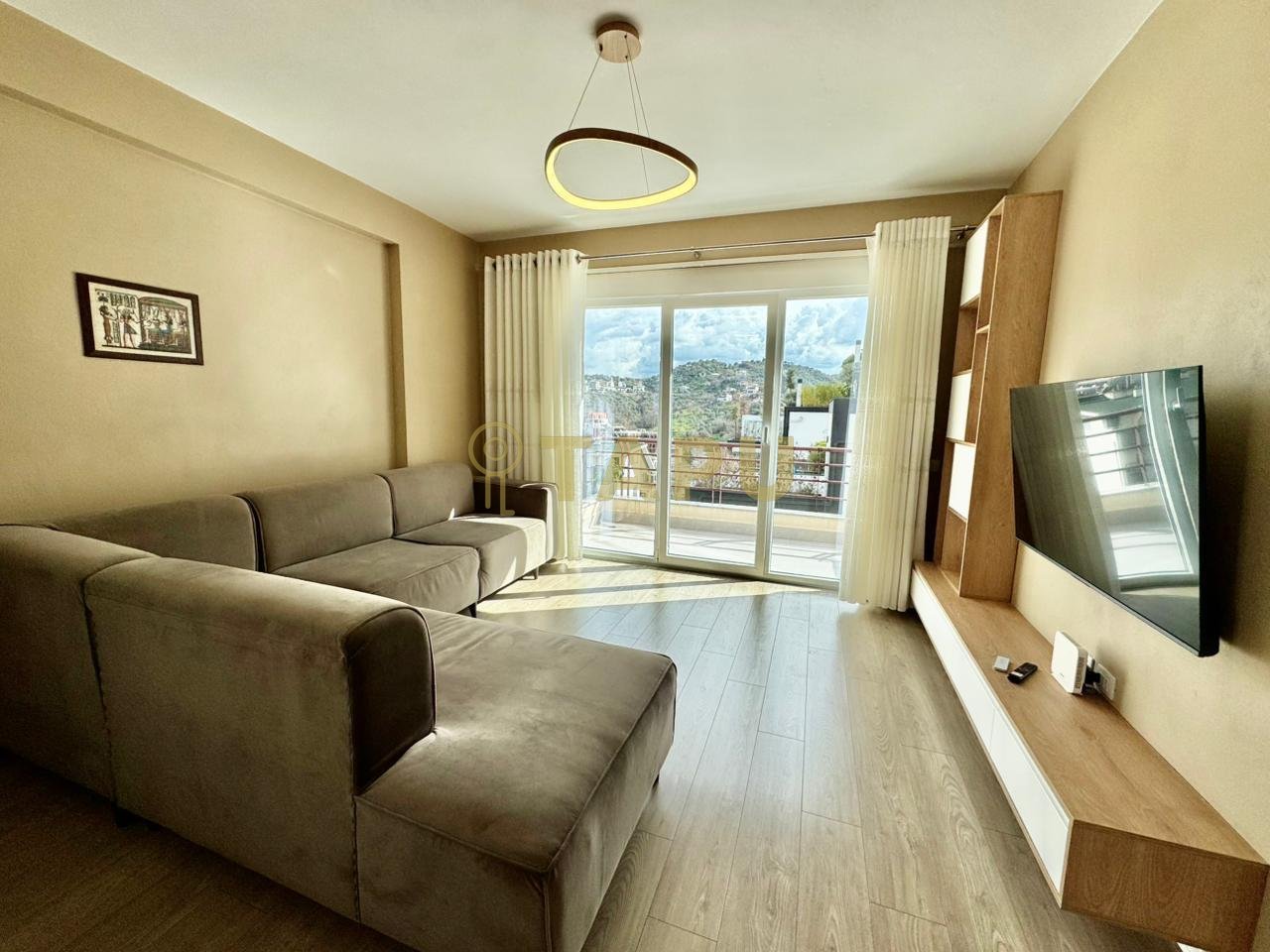 🏡 Shitet  Apartament 2+1+2 – Kompleksi FZ, Liqeni i Thatë, Tiranë