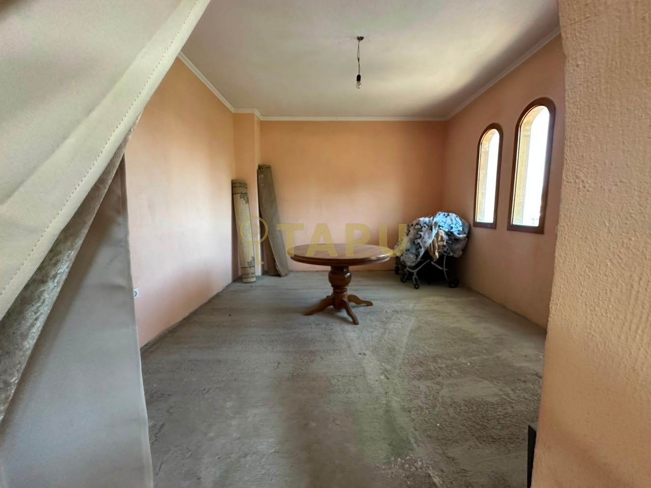 Apartament 3+1 me qira – Poshtë Rrethit të Shkozës