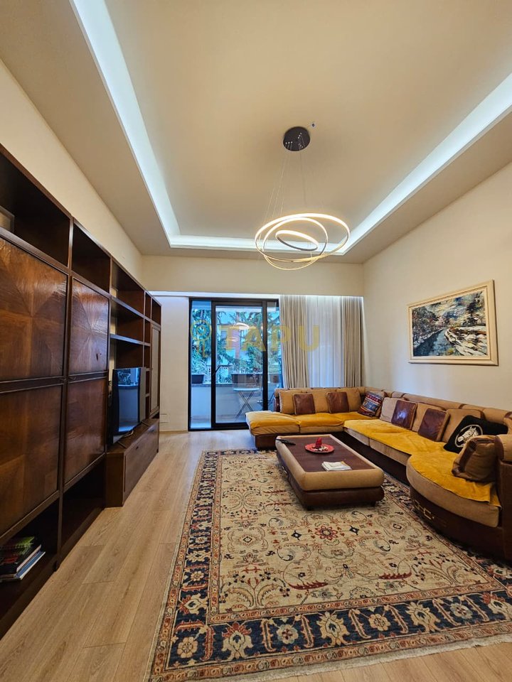 🏡 Apartament 3+1+2 në shitje – Rruga Peti, Liqeni i Thatë