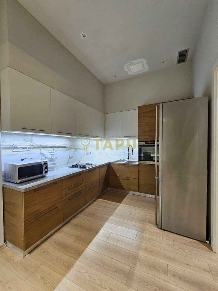 🏡 Apartament 3+1+2 në shitje – Rruga Peti, Liqeni i Thatë