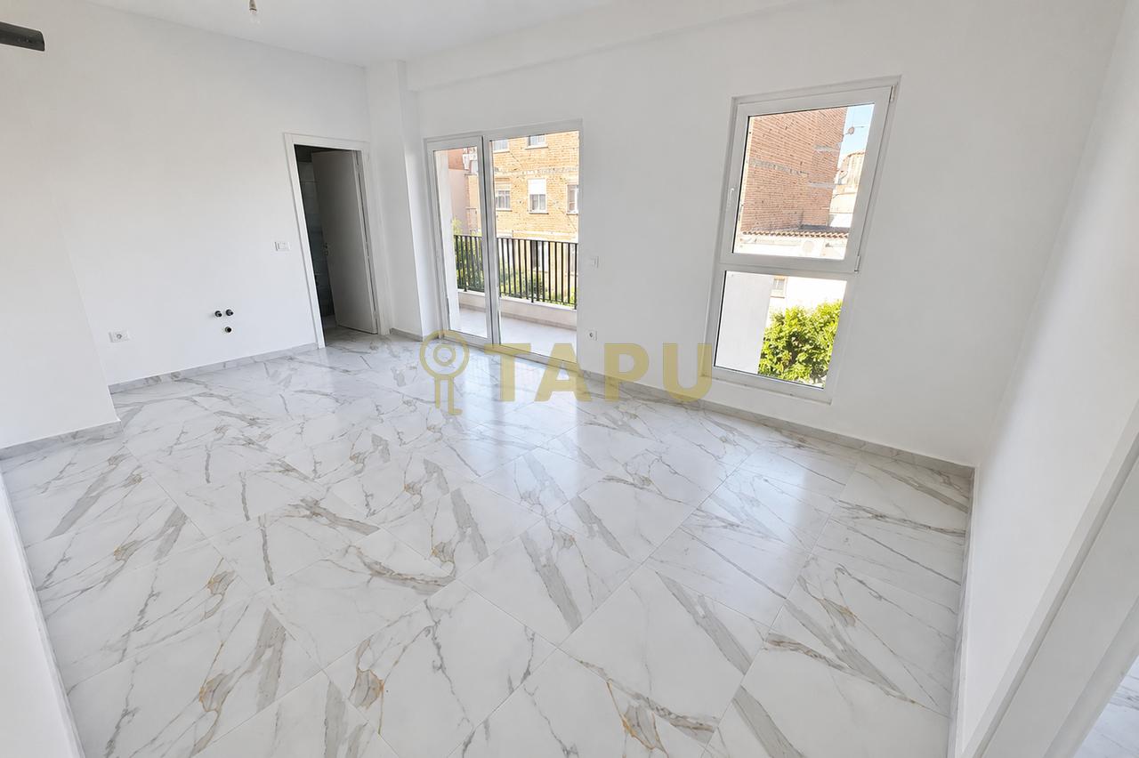 Apartament 1+1 me qira për Zyrë ose Klinikë – Kompleksi Aura, Rruga Dritan Hoxha