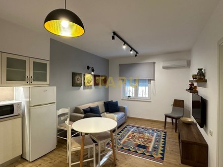🏡 Apartament 1+1 me qira – Rruga e Elbasanit
