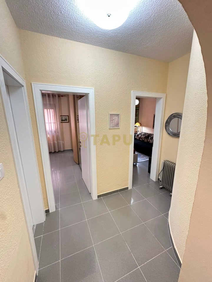 🏡 Apartament 2+1+2 me qira – Rruga e Kosovarëve, pranë Liqenit të Tiranës