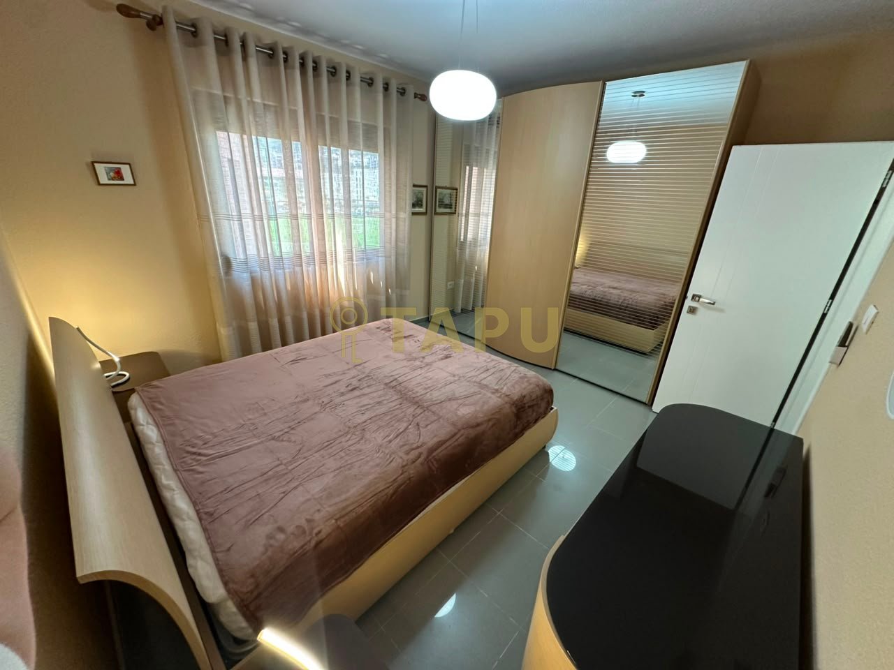 🏡 Apartament 2+1+2 me qira – Rruga e Kosovarëve, pranë Liqenit të Tiranës