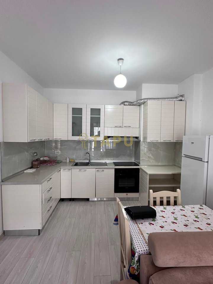🏡 Apartament 3+1 me qira + Post Parkimi – Kinostudio