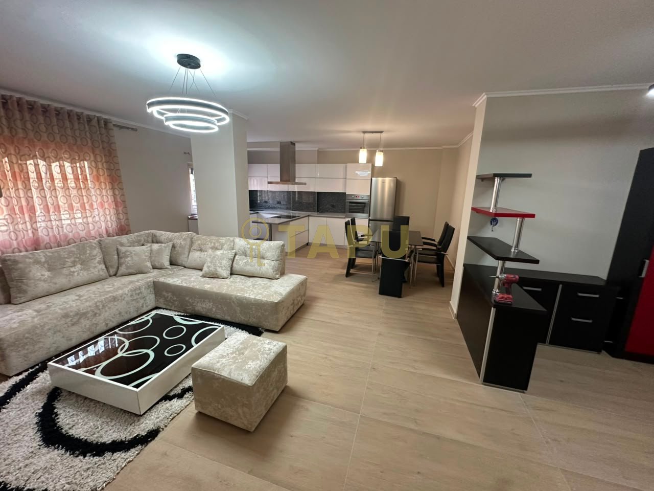 🏡 Apartament 2+1 me qira – Komuna e Parisit, pranë German Computer