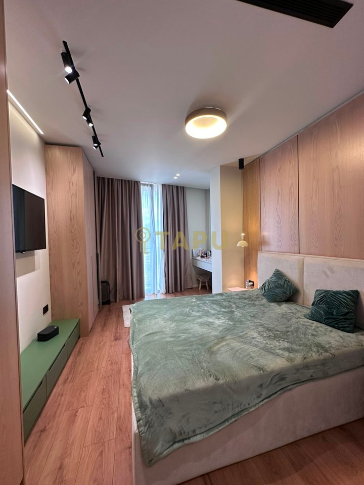 🏙️ Jepet me Qira Apartament Luksoz 1+1 tek Golden Tower, Mine Peza!