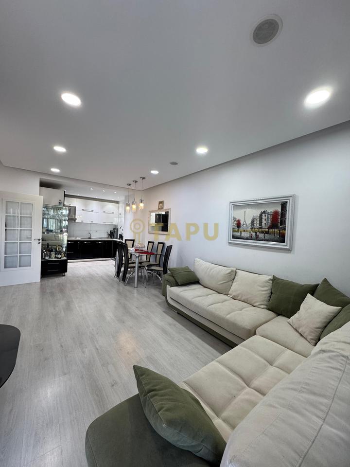 Jepet me qera apartament 1+1 pranë Casa Italia, tek Terminali i Veriut!