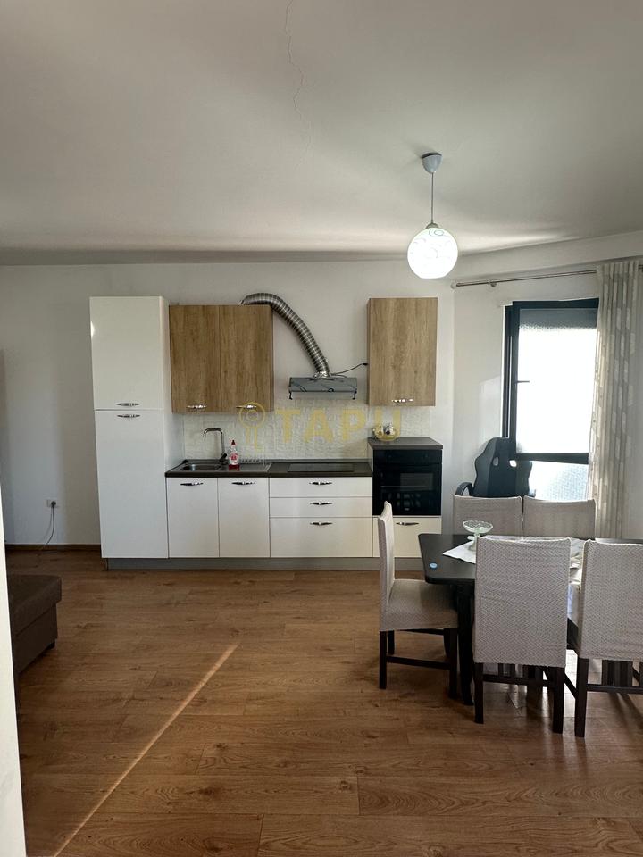 Apartament me qira 1+1 –Tek Farmacia 10, Tiranë