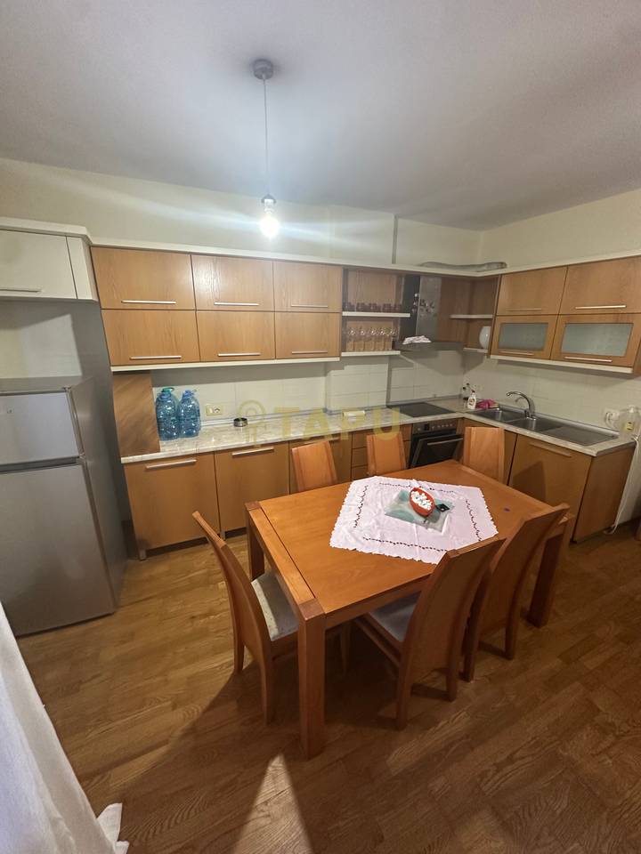 Apartament 1+1 me Qira tek Fresku  💰 40,000 Lekë / Muaj
