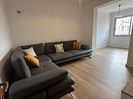 Jepet me qera apartament 2+1 tek Sheshi Willson.