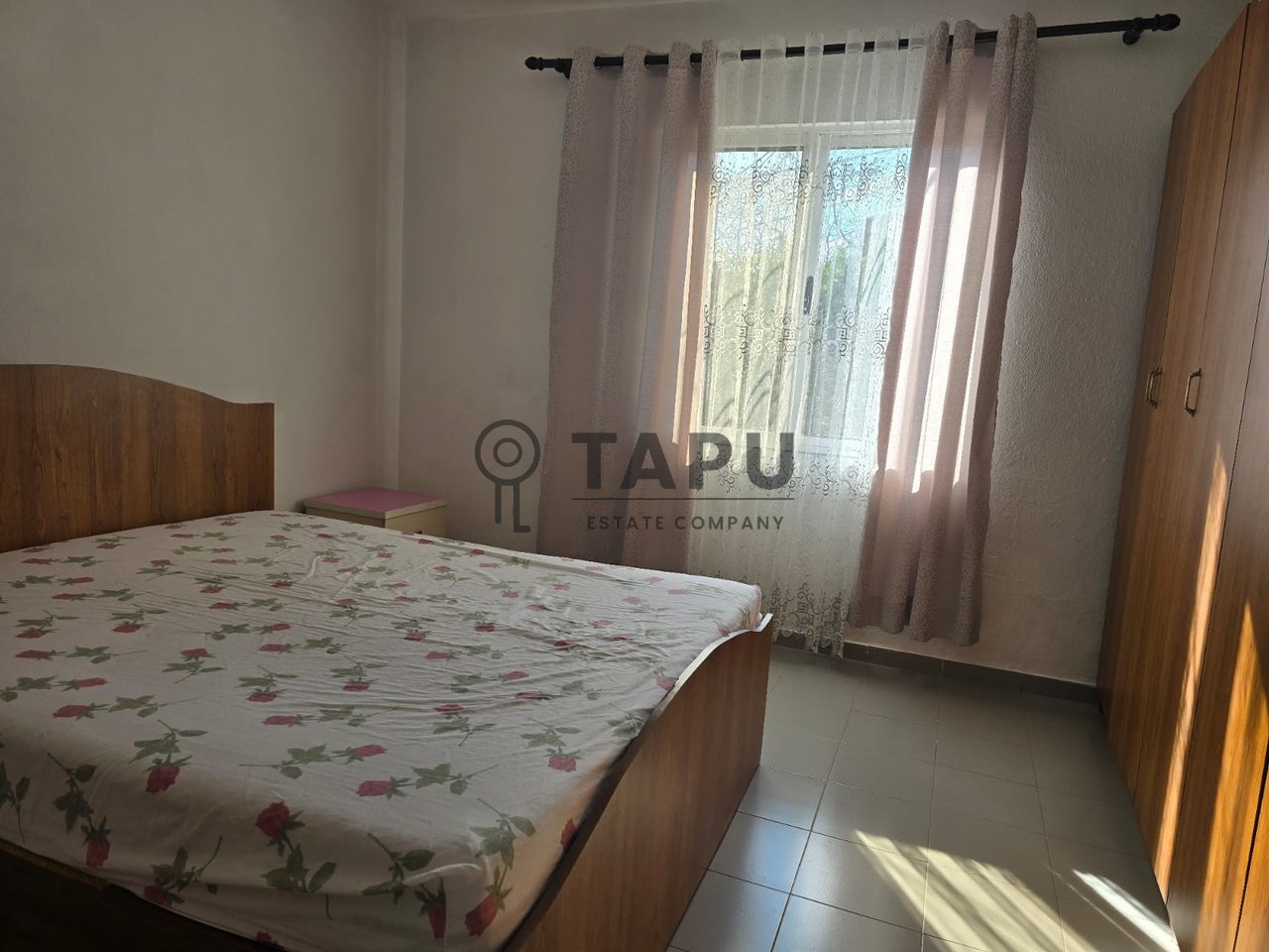 Jepet me qera 2+1 + post parkimi – Pas Spitali Ushtarak, Laprakë